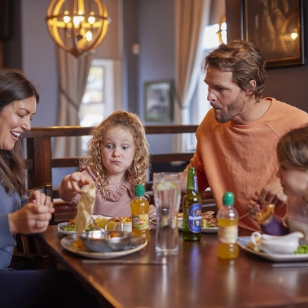 DB_HH_People_Lifestyle_Quick-Dinner-Family_2024_036.jpg